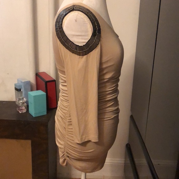 Bebe one sleeved tan shirt - Picture 4 of 5